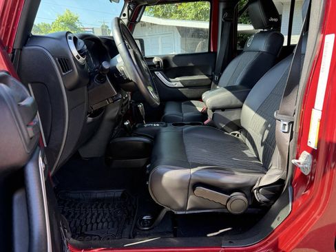 Used 2012 Jeep Wrangler Unlimited Sport AWD/4WD image 12
