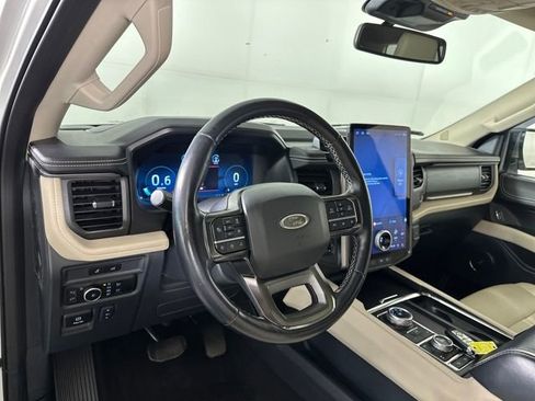Used 2023 Ford Expedition Platinum image 13