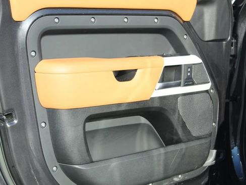 Used 2023 Land Rover Defender 110 S image 22