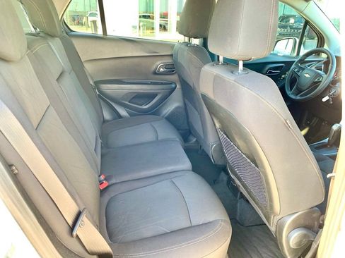 Used 2019 Chevrolet Trax LT FWD image 23