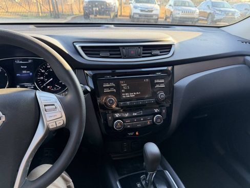 Used 2016 Nissan Rogue SV FWD image 26