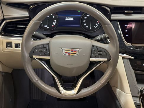 Certified 2023 Cadillac XT6 Premium Luxury w/ Technology Package FWD image 11