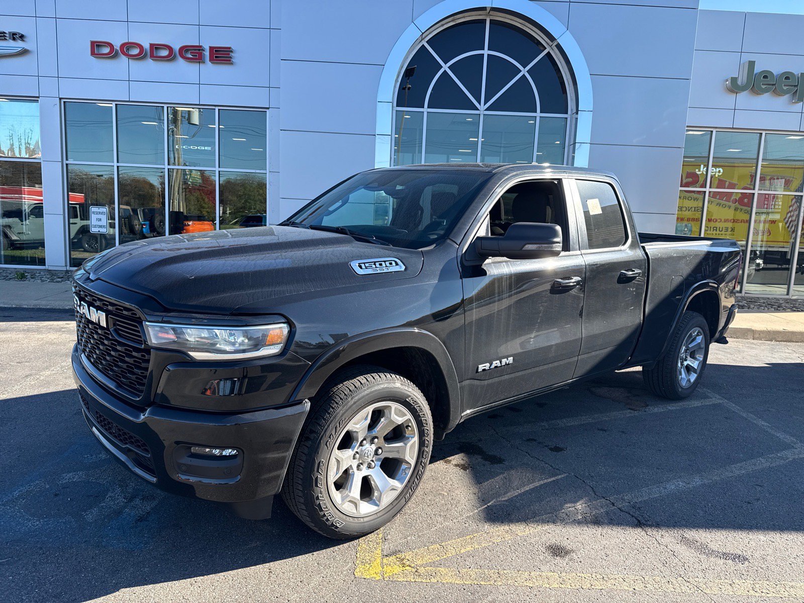 Used 2025 RAM 1500 Big Horn AWD/4WD image 1