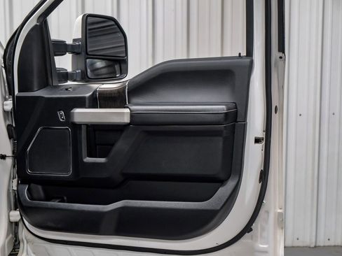 Used 2021 Ford F250 Lariat w/ Lariat Ultimate Package AWD/4WD image 30