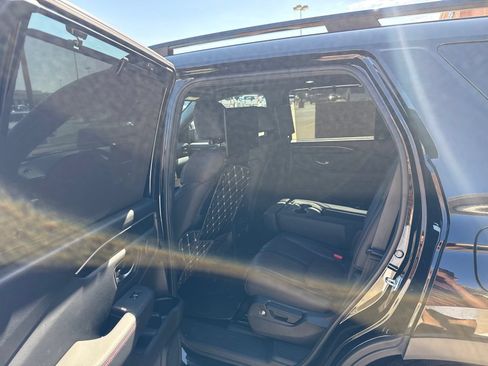 Used 2025 Honda Pilot Black Edition image 1