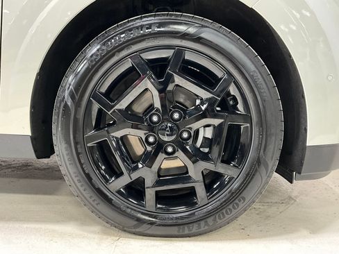 Used 2026 Kia Carnival SX Prestige image 11