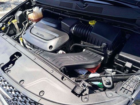Certified 2023 Chrysler Pacifica Touring-L FWD image 19