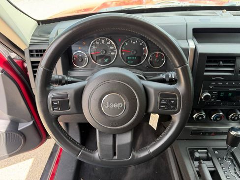 Used 2011 Jeep Liberty Sport w/ Popular Equipment Group AWD/4WD image 14
