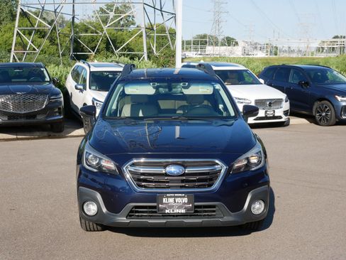 Used 2018 Subaru Outback 2.5i Limited AWD/4WD image 2