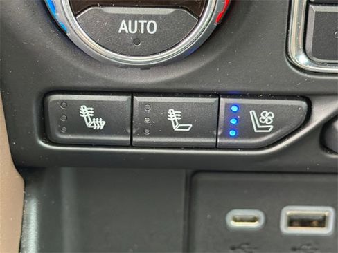 Used 2021 Chevrolet Tahoe High Country w/ Premium Package image 32