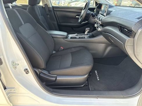 Used 2025 Nissan Sentra SV FWD image 14
