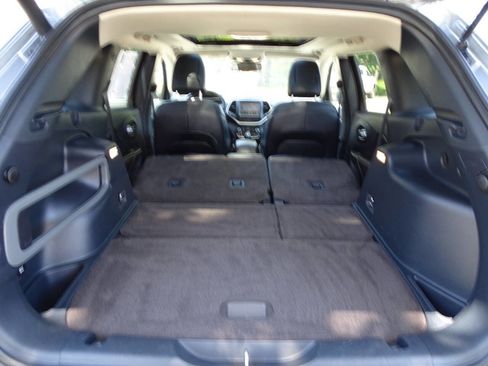 Used 2015 Jeep Cherokee 4WD Limited w/ Luxury Group image 36