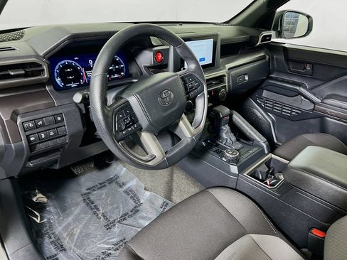 Certified 2025 Toyota 4Runner TRD Off-Road AWD/4WD image 9