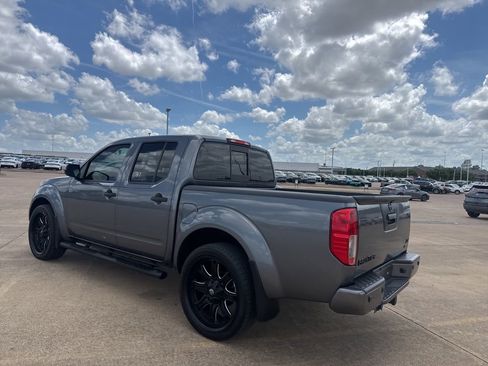 Used 2020 Nissan Frontier SV w/ Midnight Edition Floor Mats image 17