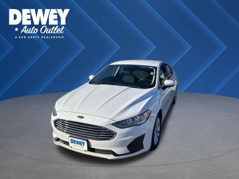 Used 2020 Ford Fusion SE image 1