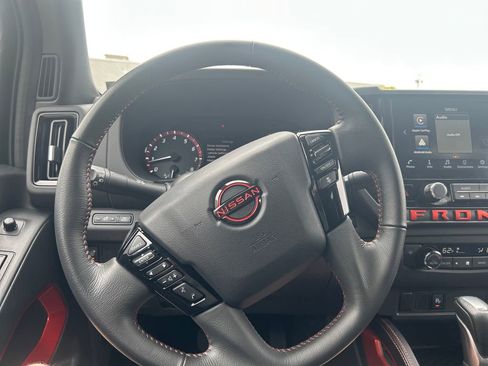 Used 2025 Nissan Frontier PRO-4X AWD/4WD image 15