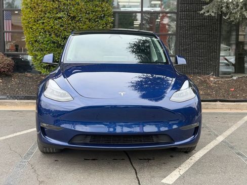 Used 2024 Tesla Model Y Long Range image 3