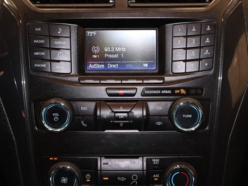 Used 2018 Ford Explorer XLT w/ Class II Trailer Tow Package FWD image 29