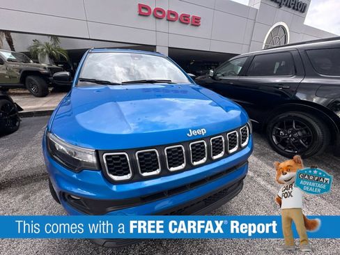 Used 2026 Jeep Compass Latitude AWD/4WD image 3