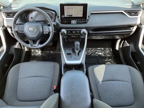 Used 2024 Toyota RAV4 XLE FWD image 9