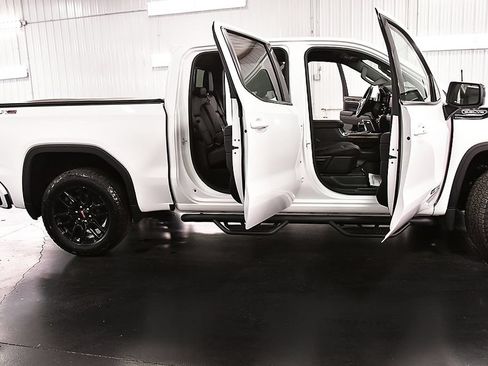 Used 2024 GMC Sierra 1500 Elevation w/ Elevation Premium Package AWD/4WD image 33