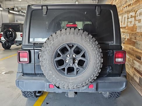 Used 2025 Jeep Wrangler Sport AWD/4WD image 5