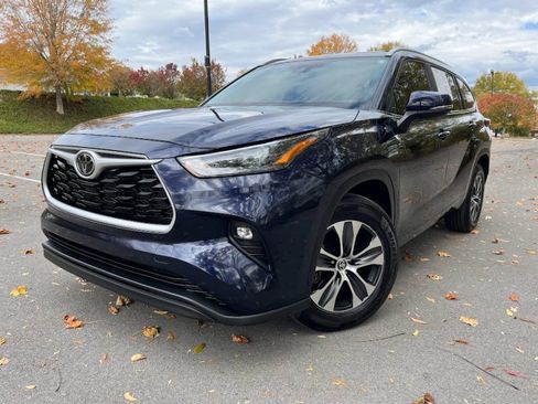 Used 2023 Toyota Highlander XLE image 54