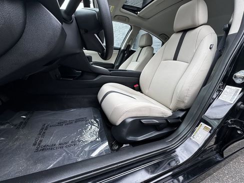 Used 2017 Honda Civic EX image 9