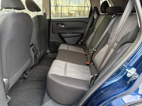 Used 2025 Nissan Rogue SV image 24