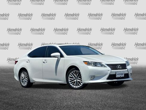 Used 2013 Lexus ES 350 w/ Luxury Pkg FWD image 2