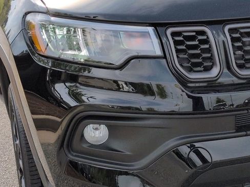 New 2026 Jeep Compass Latitude image 9