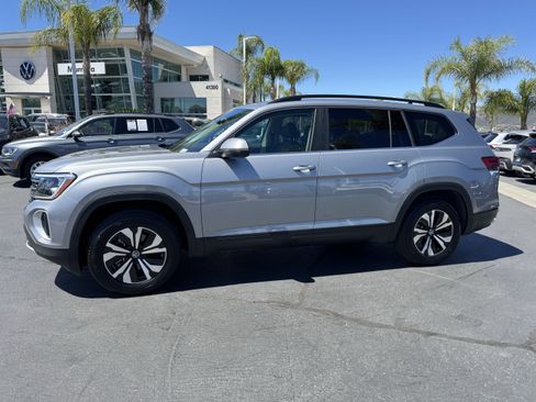 Used 2026 Volkswagen Atlas SE FWD image 6