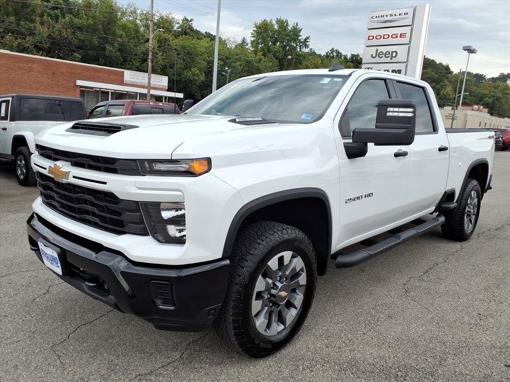 Used 2024 Chevrolet Silverado 2500 Custom w/ Custom Value Package AWD/4WD image 8