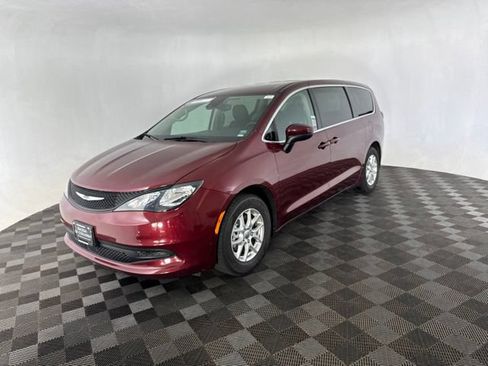 Used 2023 Chrysler Voyager LX FWD image 3