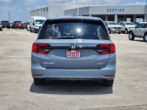 Used 2023 Honda Odyssey Sport image 6