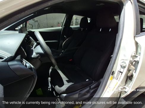 Used 2019 Toyota C-HR LE FWD image 11