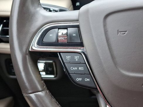 Used 2023 Lincoln Nautilus Reserve AWD/4WD image 25