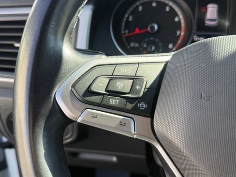 Used 2020 Volkswagen Atlas Cross Sport SE image 18