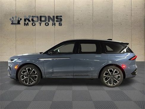 New 2026 Lincoln Nautilus Reserve image 2