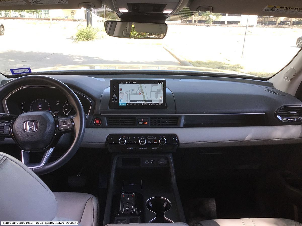 Used 2023 Honda Pilot Touring image 14