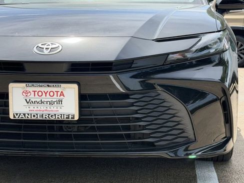 Used 2025 Toyota Camry LE FWD image 9