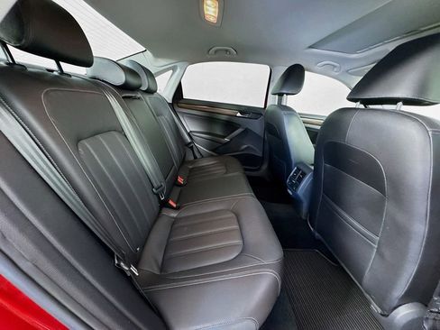 Used 2022 Volkswagen Passat 2.0T image 26