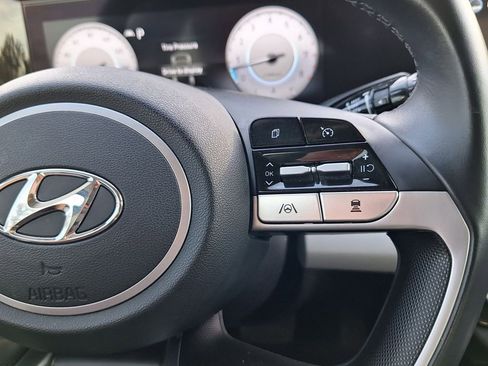 Certified 2021 Hyundai Elantra Limited image 17