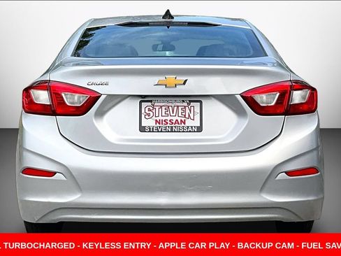 Used 2018 Chevrolet Cruze LS FWD image 5