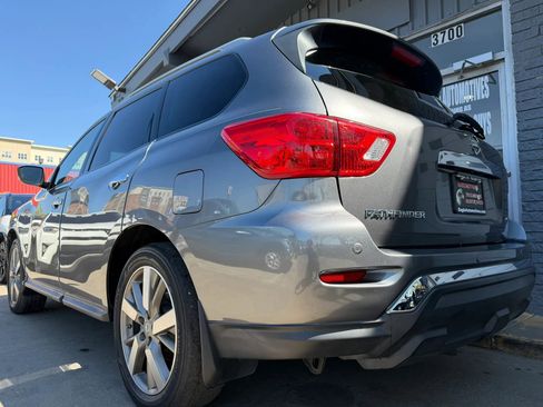 Used 2019 Nissan Pathfinder S image 5