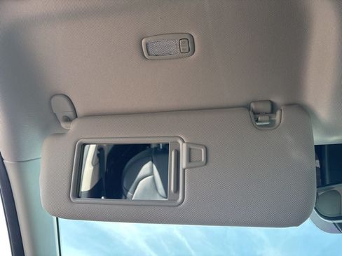 Used 2023 Kia Sorento S w/ Panoramic Sunroof Package AWD/4WD image 16