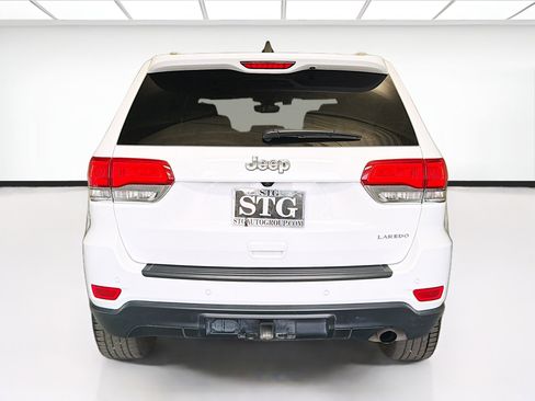 Used 2019 Jeep Grand Cherokee Laredo w/ Laredo X Package image 5