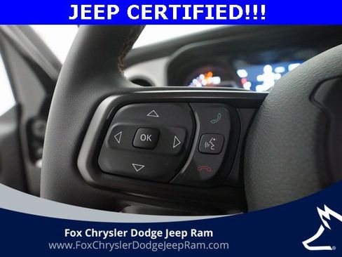 Used 2024 Jeep Gladiator Sport image 16