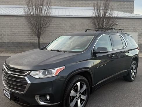 Used 2019 Chevrolet Traverse LT w/ LT Premium Package image 2