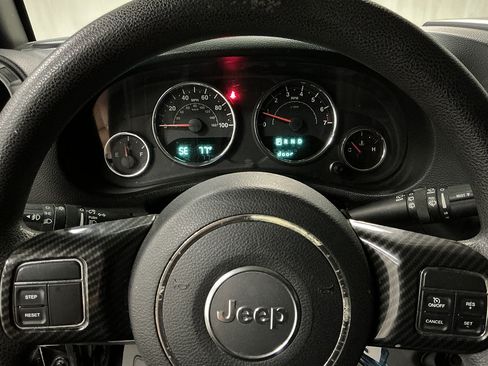 Used 2015 Jeep Wrangler Unlimited Sport w/ Max Tow Package AWD/4WD image 12